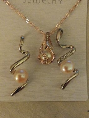 3 Pearl Pendants